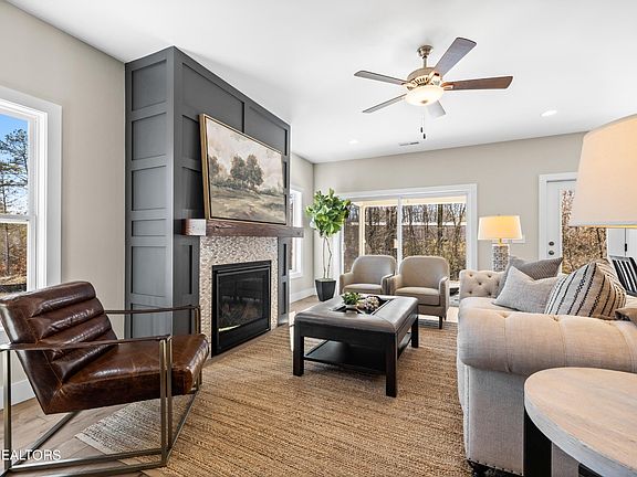 4th image of 723 Greenhead Ln Lot 6