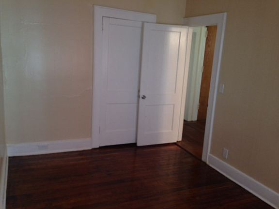 3rd image of 330 S Clinton St
