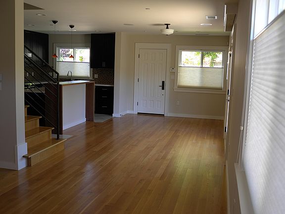 5th image of 1652 Blackhawk Dr