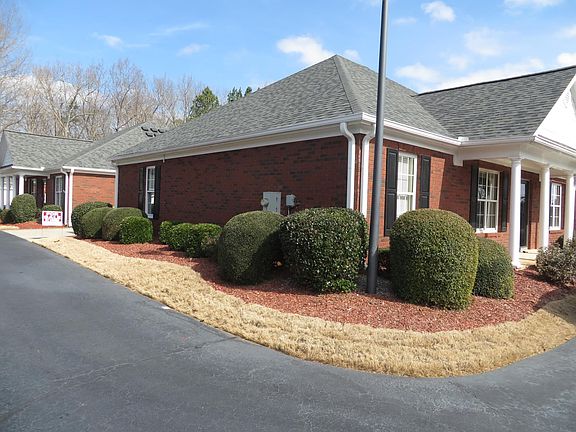 2nd image of 609 Jaime Ln
