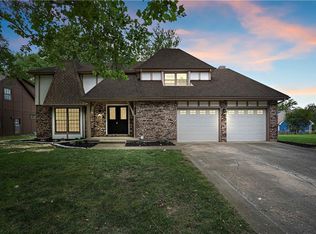 4000 NW Cimarron St, Lees Summit, MO 64064