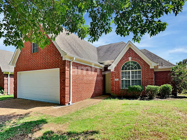 4453 Graham Lake Dr — Photo 1