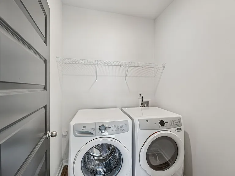 Quinn Residences at Dorchester Place — Photo 192