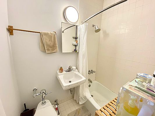 5th image of 416 Lafayette St APT 4C