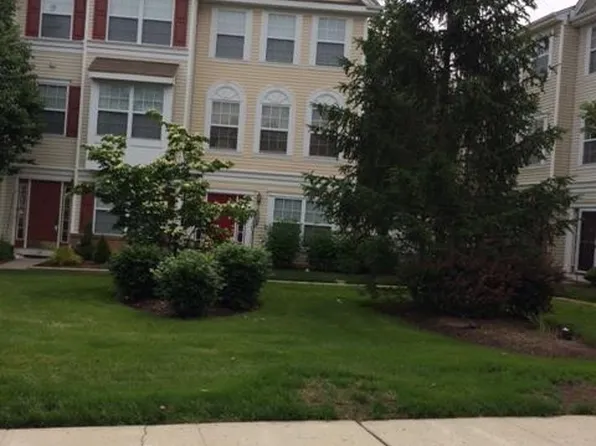 21 Giera Ct #126, Parlin, NJ 08859