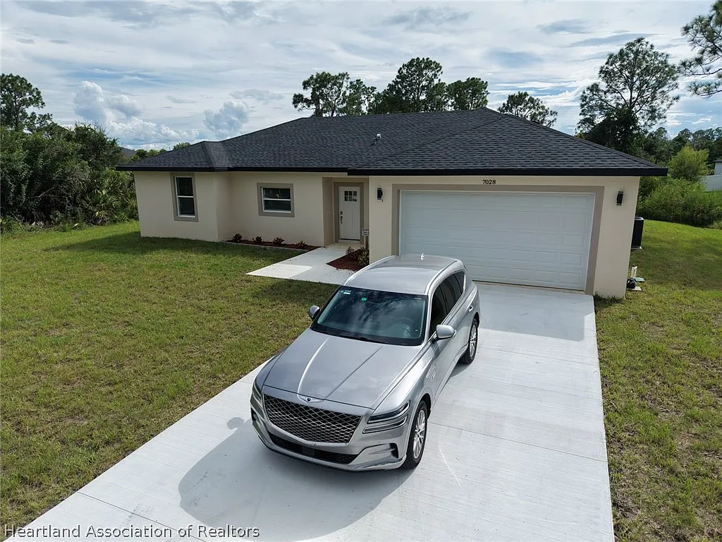 3 bed, 2.0 bath, 1770 sqft, $2,190 — Photo 3