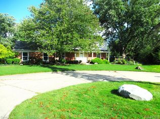 23650 Oakland St, Farmington, MI 48335