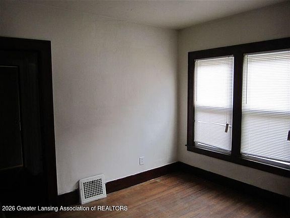 5th image of 328 S Holmes St