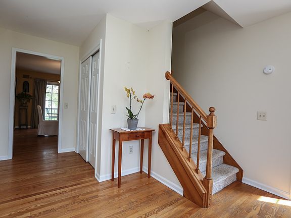 4th image of 22 Stonefield Pl