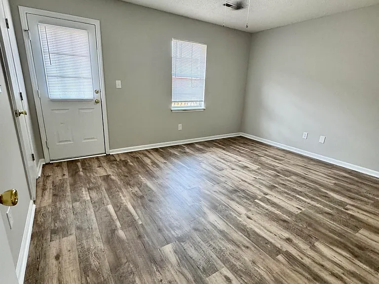 1399 Westpointe Dr #10 — Photo 10