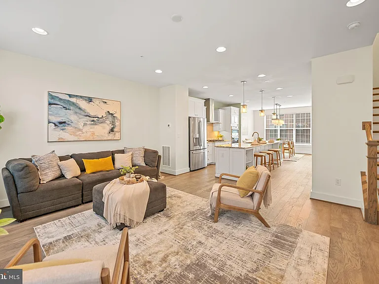 502 Windboard Way — Photo 4