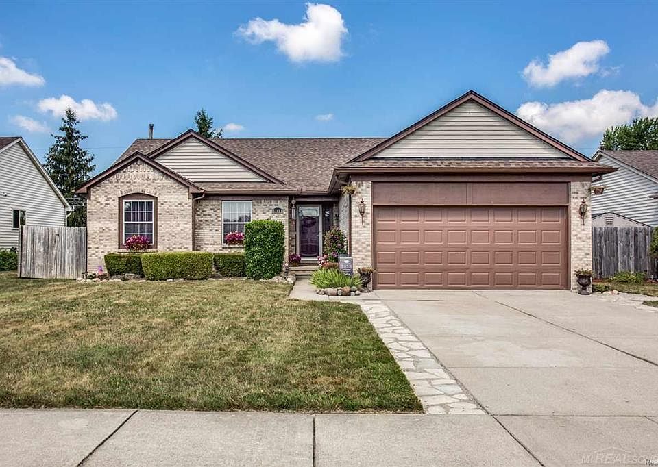 1st image of 52061 Hickory Dr