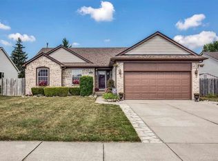 52061 Hickory Dr, Chesterfield, MI