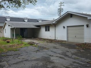 341 Avalon St, Wood River, IL 62095