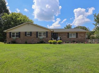 135 Brookfield Dr, Paducah, KY 42001