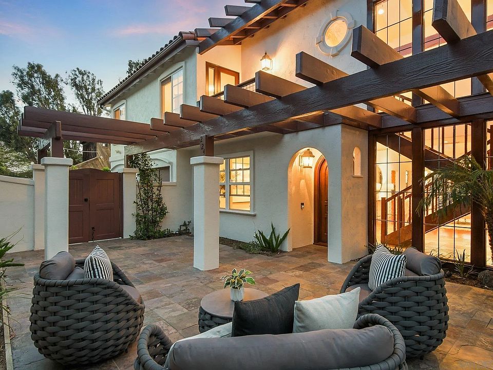 1st image of 224 Seeman Dr