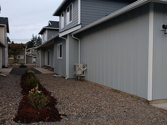 2nd image of 624 E St #102
