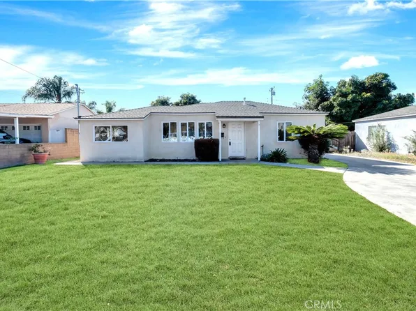 2738 Strawberry Ln, Santa Ana, CA 92706