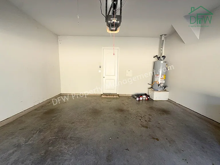 302 Julia Ln — Photo 29