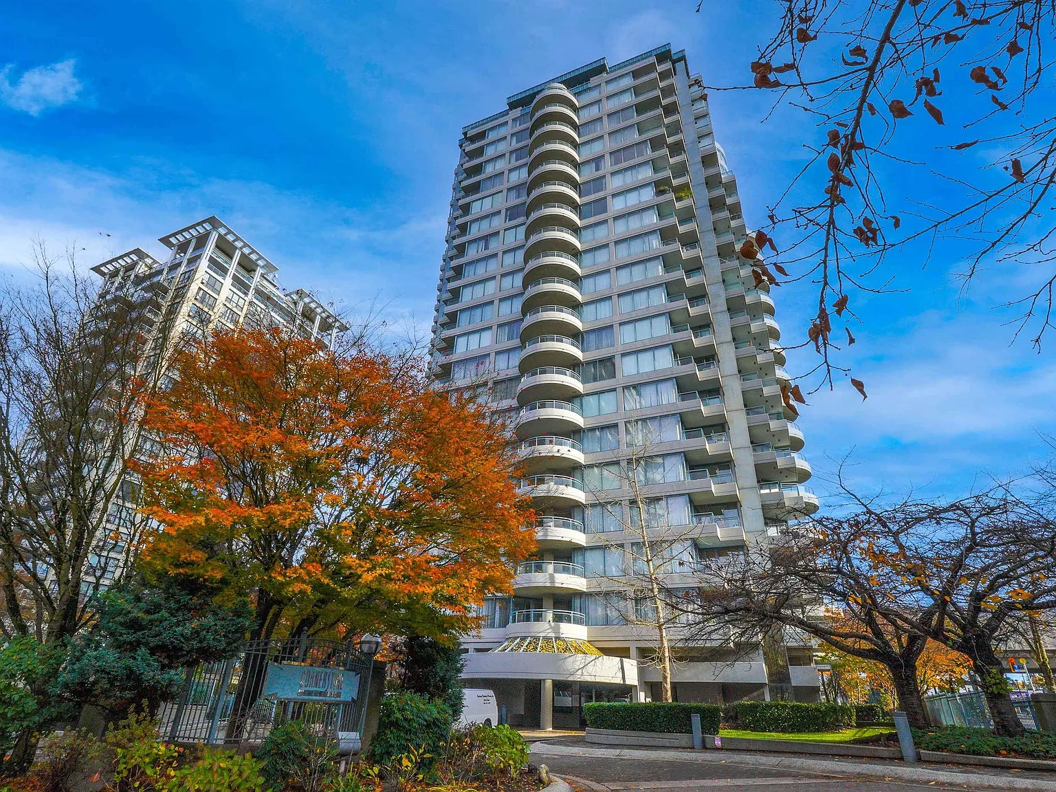 3 bed, 1200 sqft, $2,999 — Photo 3