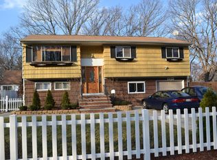 279 26th St, Copiague, NY 11726