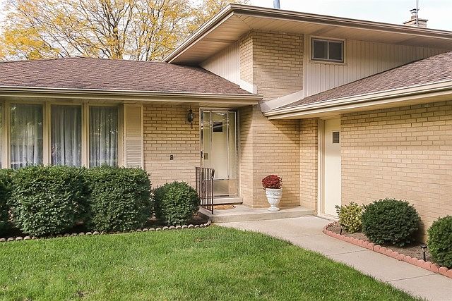 1st image of 1718 N Aralia Dr