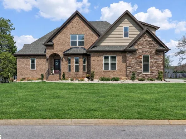 207 Poplar Ridge Rd, Simpsonville, SC 29681