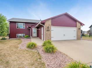 1508 E Gold Nugget Cir, Sioux Falls, SD 57104