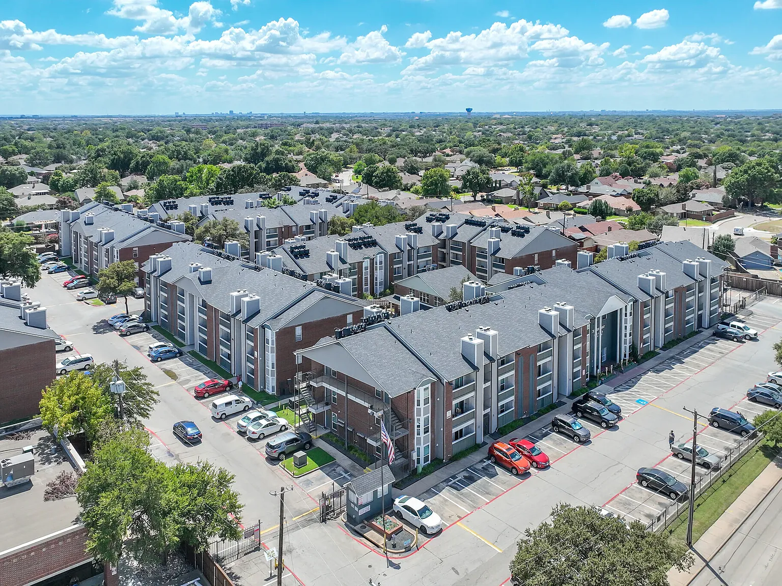 Centerpoint Apartments — Photo 2