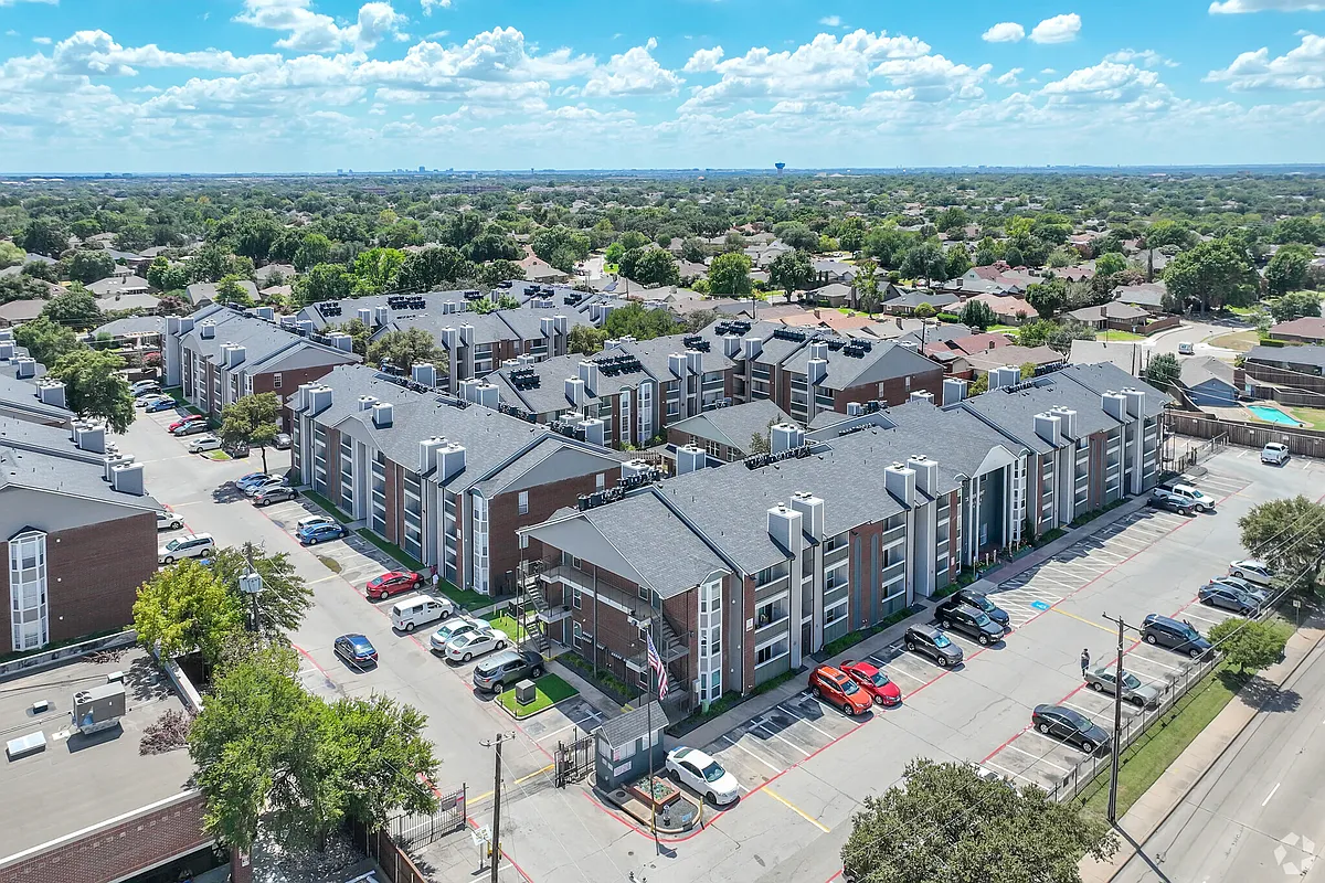 Building Photo - Centerpoint Apartments