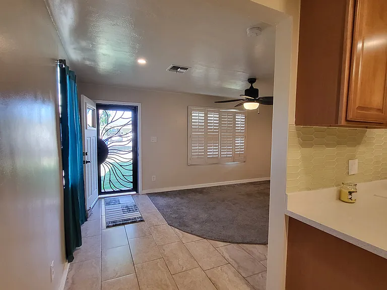 1040 N 27th Pl — Photo 30