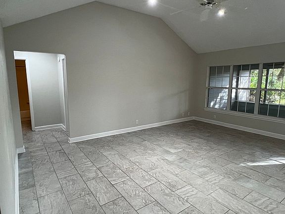 3rd image of 307 Old Mill Dr