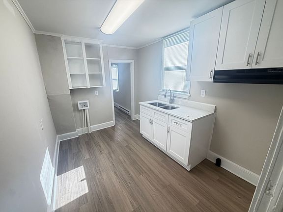 4th image of 809 Oval St