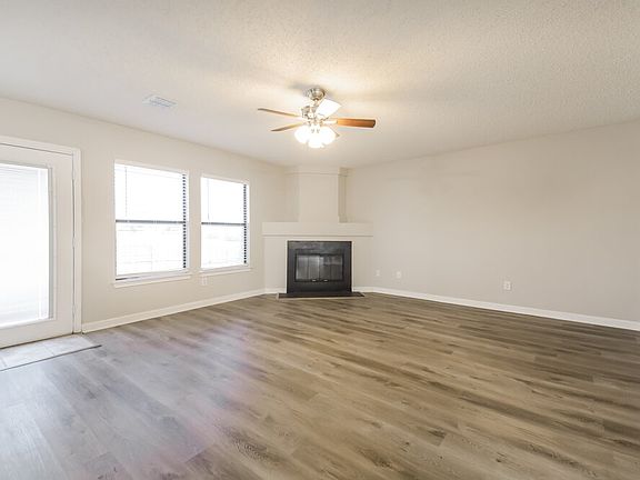 4th image of 324 Rosewood Ln
