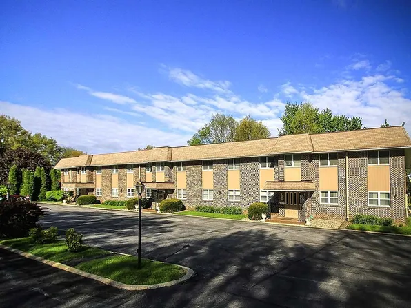 1 Oak Knoll Rd, Red Oak, IA 51566