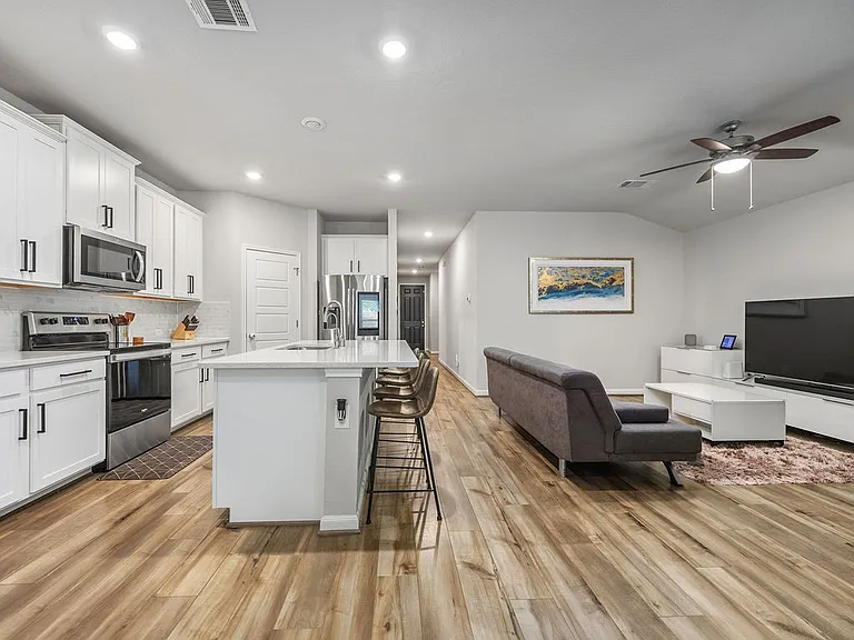 4521 Longhorn Crst — Photo 10