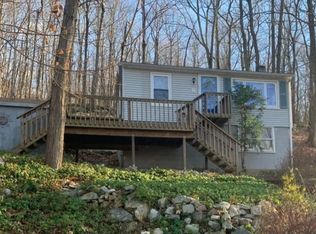 5 Clover Ter, Lake Hopatcong, NJ 07849