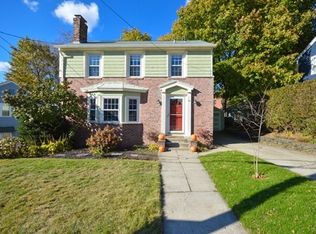 10 Creston Way, Providence, RI 02906