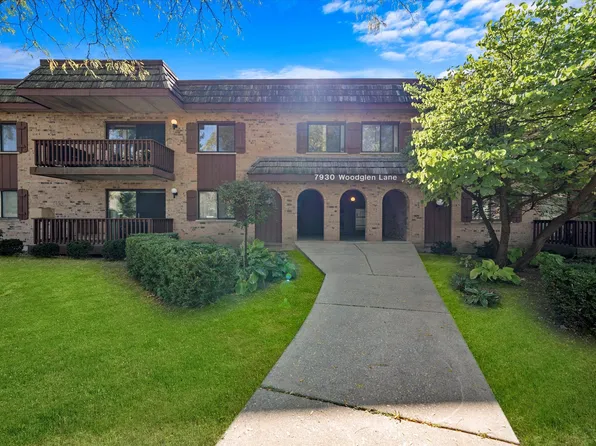 7930 Woodglen Ln APT 208, Downers Grove, IL 60516