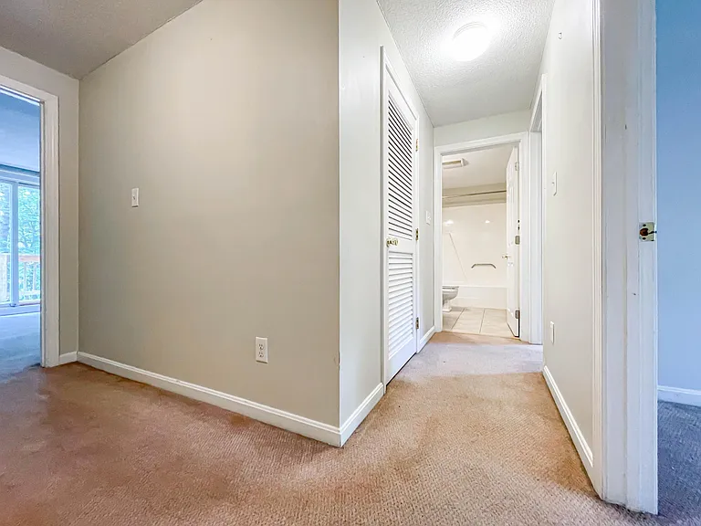 5 Dresden Ct — Photo 56
