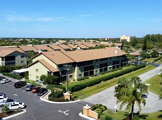 4244 SE 20th Pl APT 120, Cape Coral, FL 33904