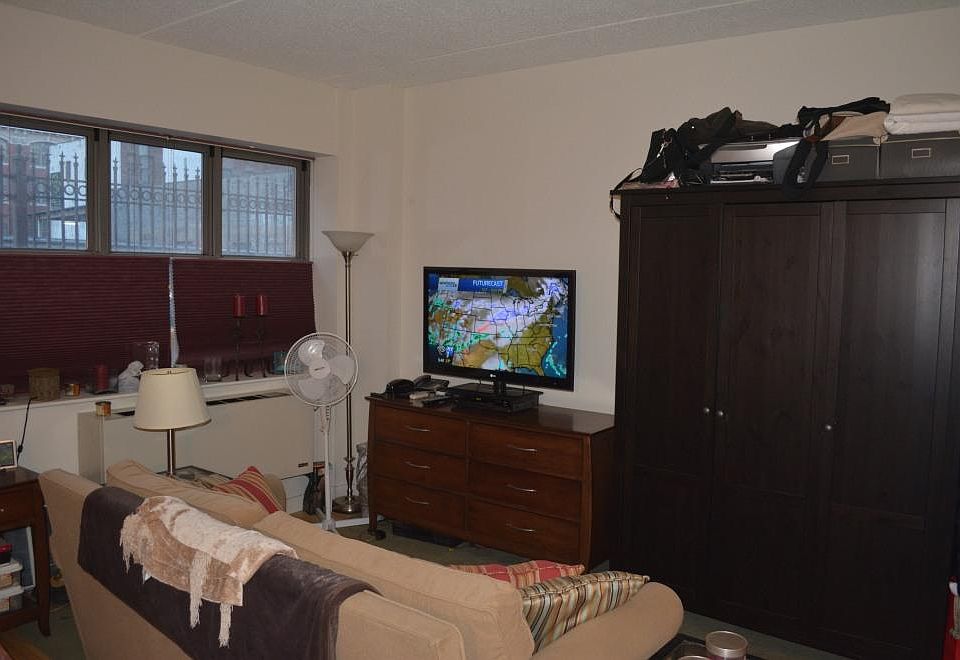 1st image of 516 W 47th St APT S1k