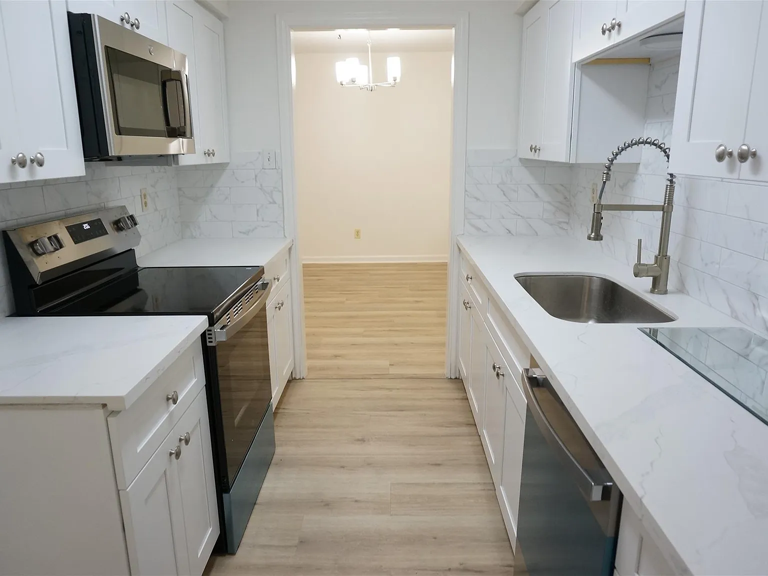 2 bed, 2.0 bath, 1094 sqft, $1,400 — Photo 3
