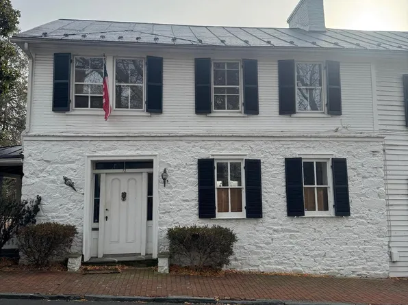 12 Wirt St NW, Leesburg, VA 20176