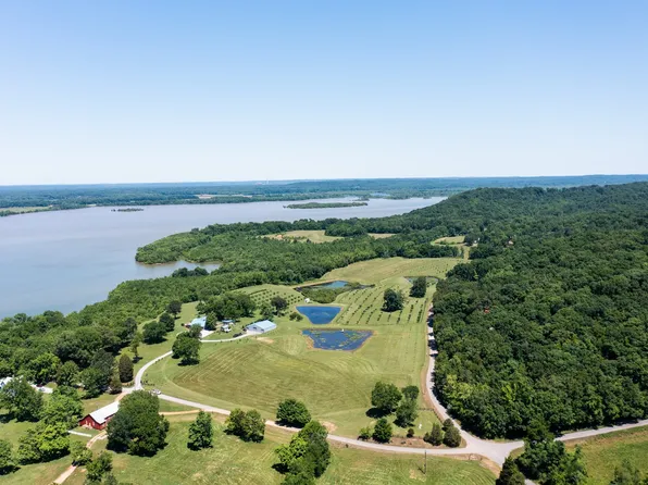 2620 Sycamore Landing Rd, Waverly, TN 37185