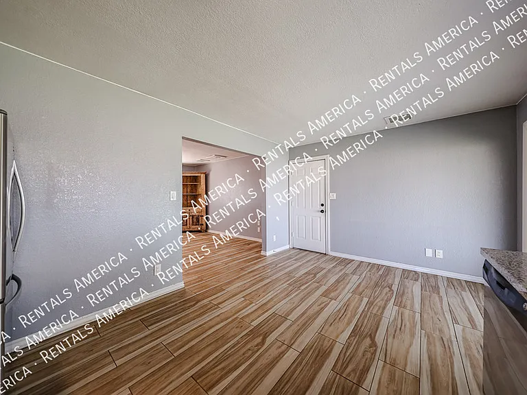 15851 N 23rd St — Photo 11