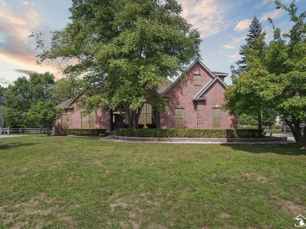 385 Golfview Way, Monroe, MI 48162