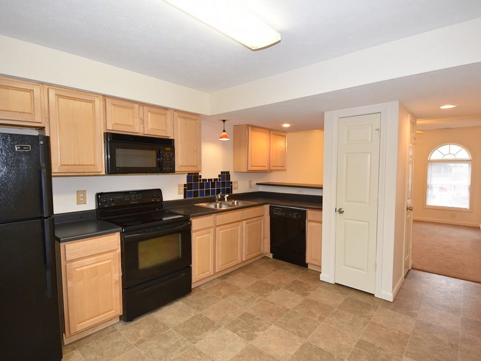 1st image of 3434 S Oaklawn Cir