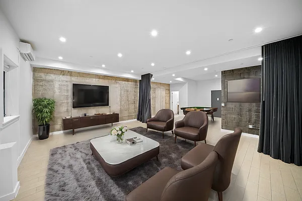 Rented by Corcoran | media 27