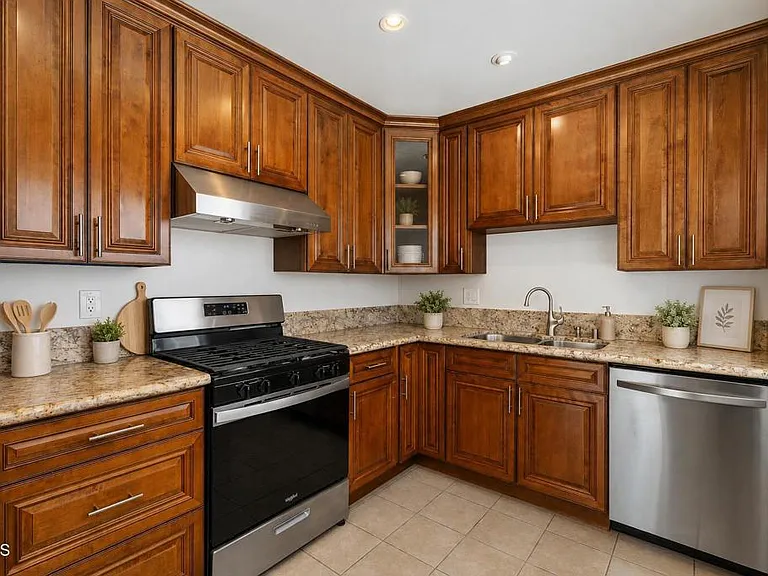 1000 San Pasqual St #A — Photo 8